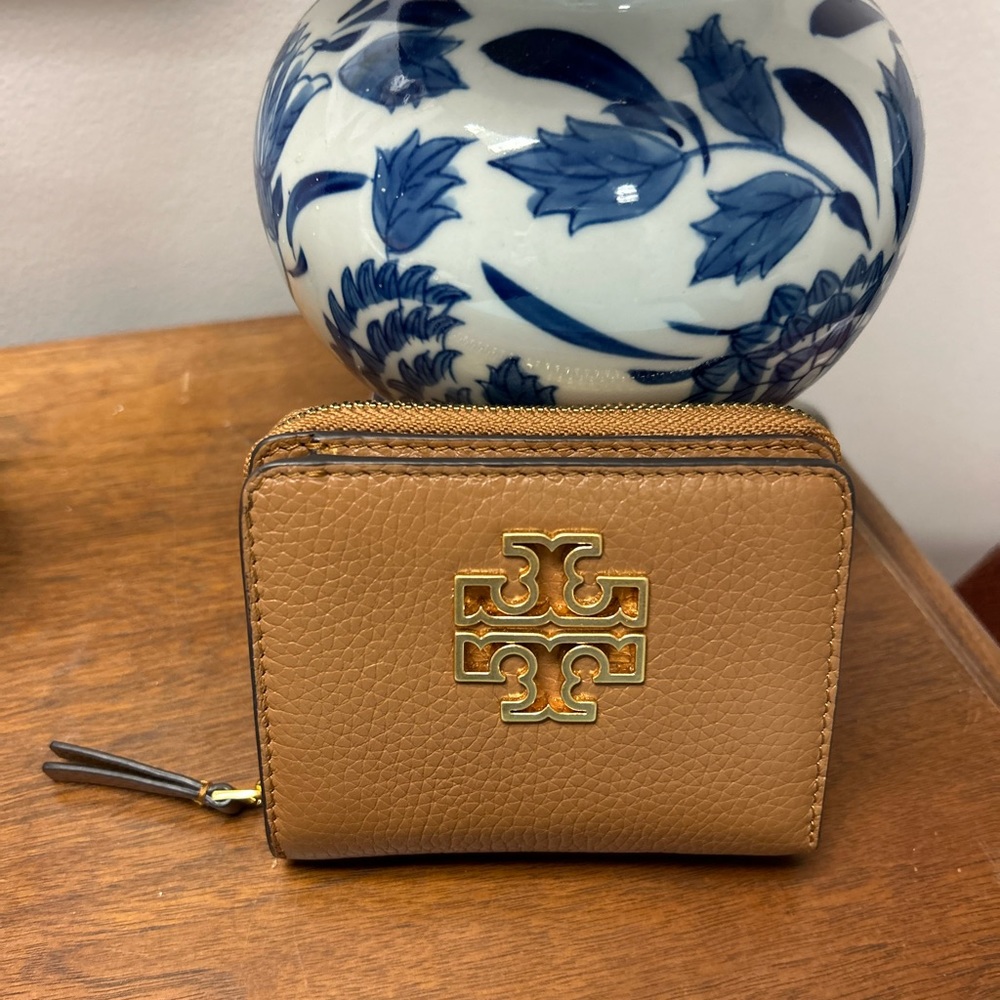 Tory Burch Britten Wallet